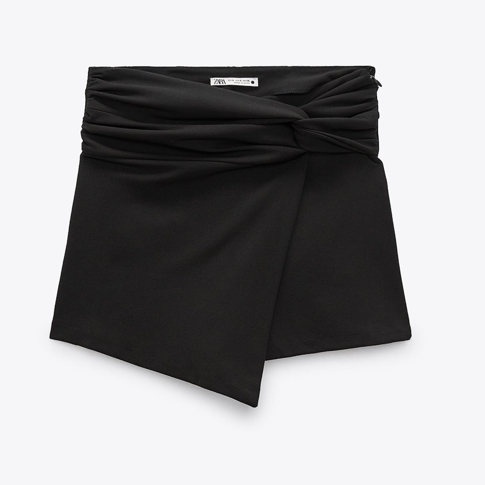 NWT 🖤Zara Skort